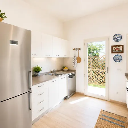 דירה With Garden, 100 Meters Away, Bbq And Ac גולפו אראנצ'י