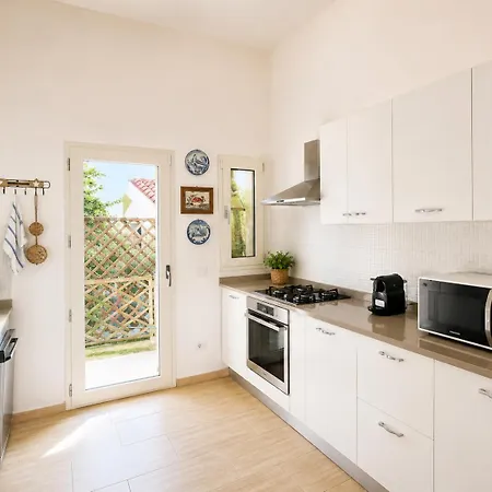 דירה With Garden, 100 Meters Away, Bbq And Ac