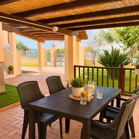 With Garden, 100 Meters Away, Bbq And Ac * غولفو أرانتْشي