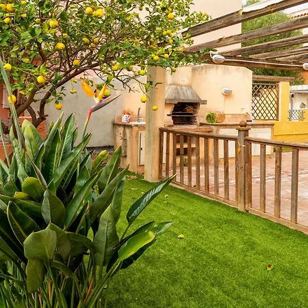 شقة With Garden, 100 Meters Away, Bbq And Ac